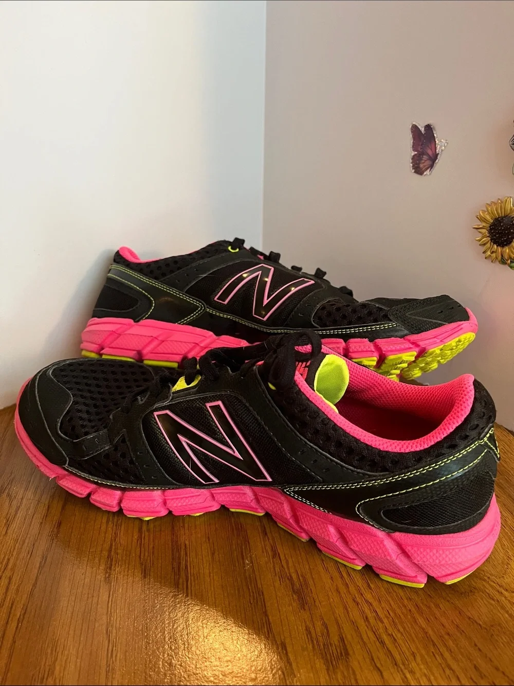 New Balance Black with Pink & Yellow Accent Running Shoes 10